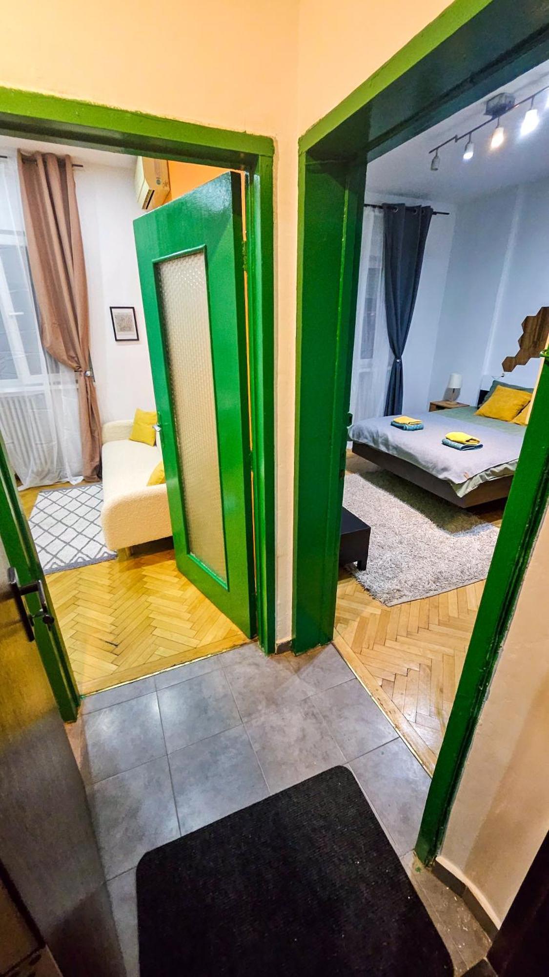 בוקרשט Downtown Tiny Houses Near Cismigiu Gardens מראה חיצוני תמונה